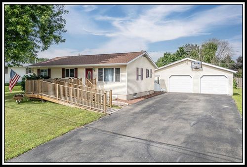 1709 Division Street, NEW LONDON, WI, 54961 | Card Image