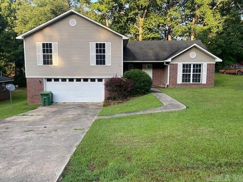 712 Michael Dr, Redfield, AR, 72132-8905 | Card Image