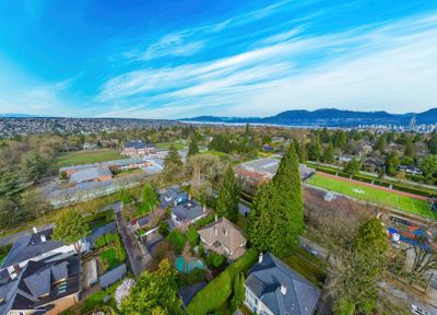 1564 W 26th Ave, House other with 5 bedrooms, 3 bathrooms and null parking in Vancouver BC | Image 2