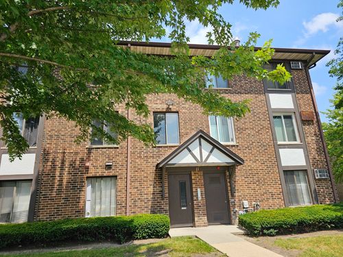 10-11 Crestview Ln, Vernon Hills, IL, 60061-1141 | Card Image