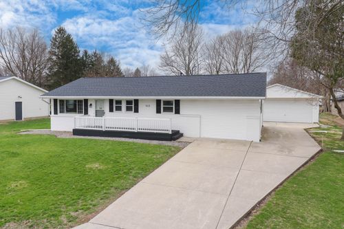 313 S School St, Minier, IL, 61759-7571 | Card Image