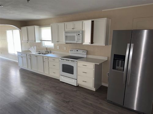 320 N 2nd St, Jacksboro, TX, 76458-1610 | Card Image