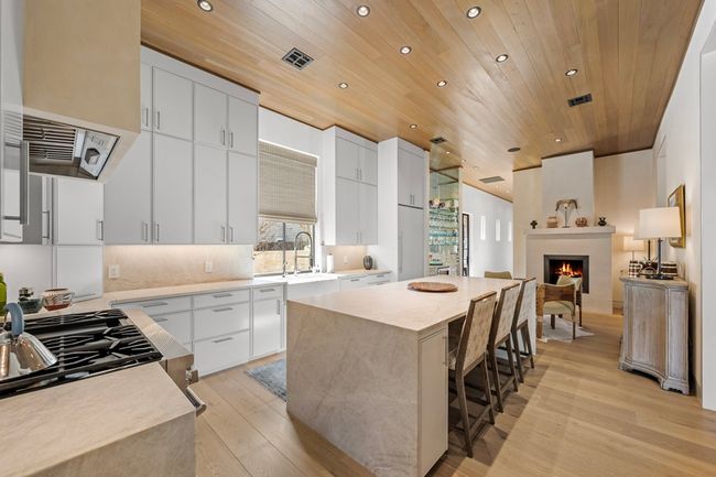 705 W Creek St, Home with 3 bedrooms, 5 bathrooms and 3 parking in Fredericksburg TX | Image 14