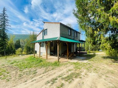 7826 Highway 3, House other with 2 bedrooms, 2 bathrooms and null parking in Yahk BC | Image 1