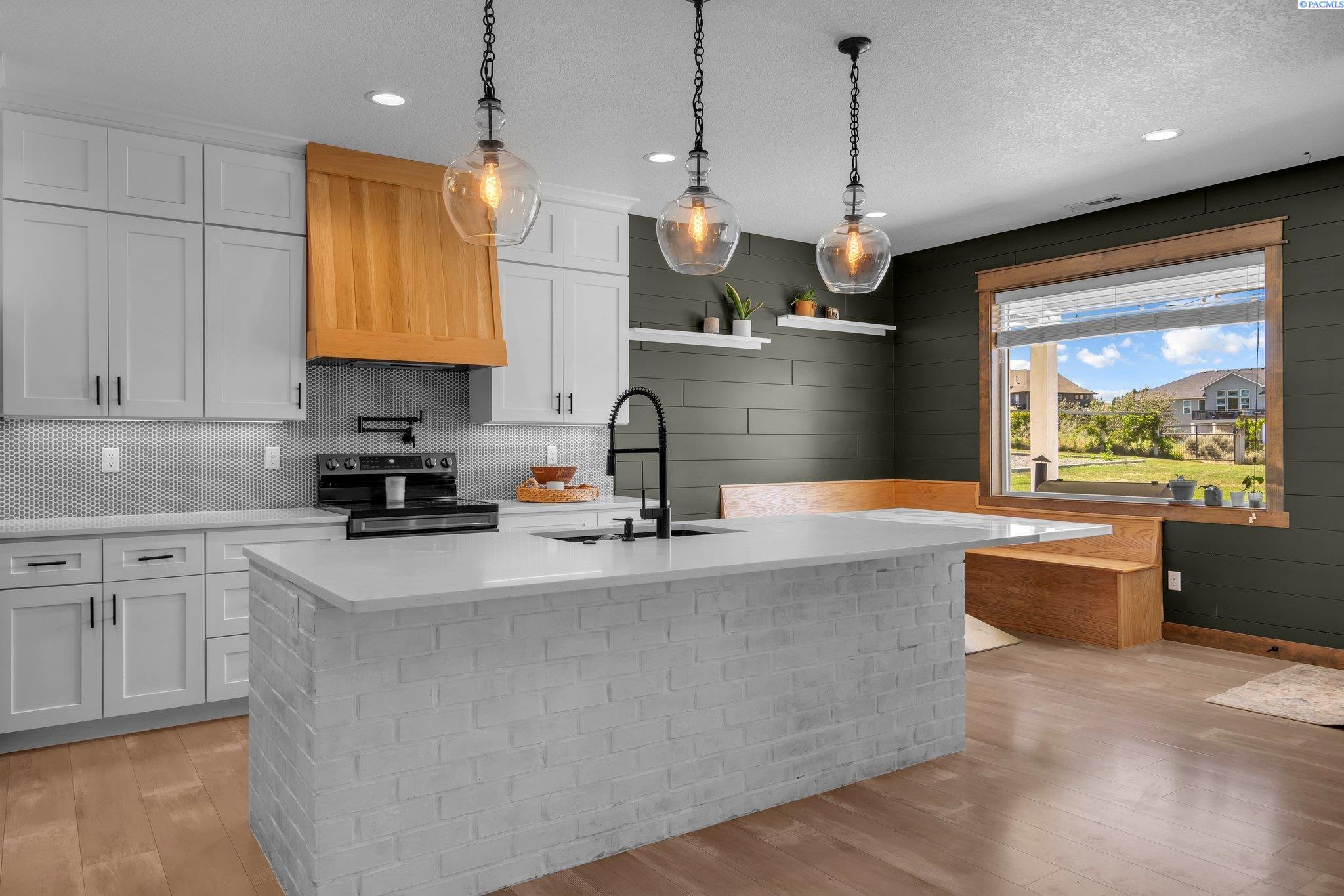 Bermuda Rd, Kennewick, WA 99338