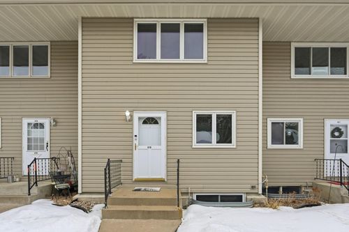 618 Oak Park Ln, Hopkins, MN, 55343-8381 | Card Image