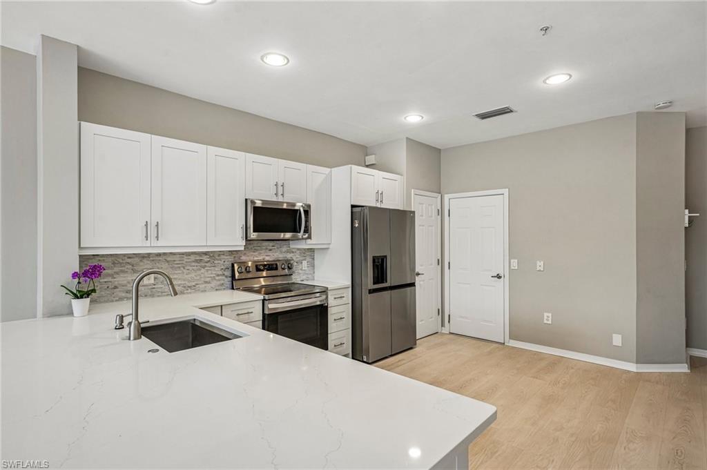 Residential in NAPLES 3