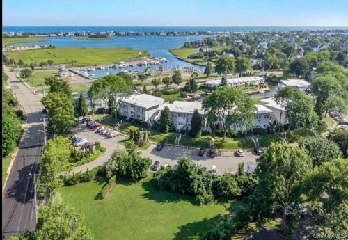 3-i-35 Library Ave, Westhampton Beach, NY, 11978-2642 | Card Image