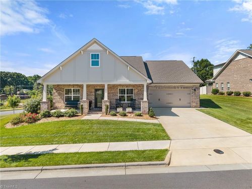 1003 Beechcrest Dr, Kernersville, NC, 27284-4075 | Card Image
