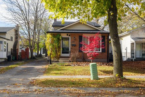 {{alt}} | Card Image