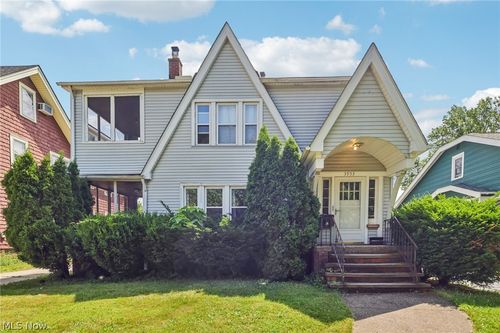 3953 W 160th St, Cleveland, OH, 44111-4203 | Card Image