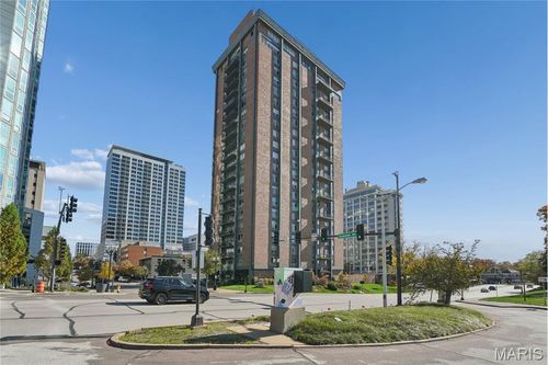 unit-7e-200 S Brentwood Blvd, Clayton, MO, 63105-1633 | Card Image