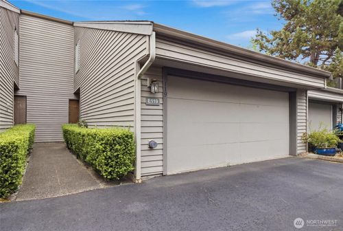 e119-7250 Old Redmond Rd, Redmond, WA, 98052-6840 | Card Image