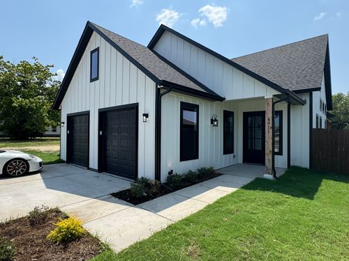 4911 Lee St, Greenville, TX, 75401-3664 | Card Image