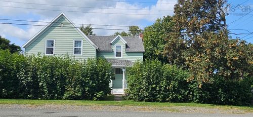 12 Queen St, Sydney Mines, NS, B1V1K8 | Card Image