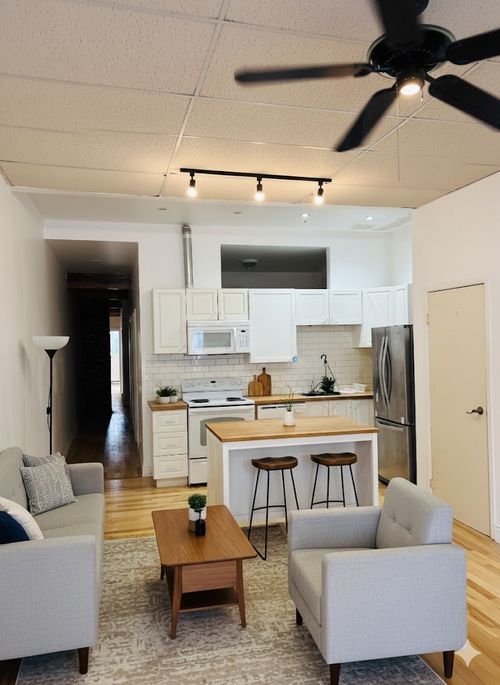 5164 Rue Notre-Dame O, Montréal, QC, H4C1T3 | Card Image