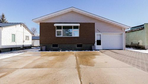 506 2 St W, Bow Island, AB, T0K0G0 | Card Image