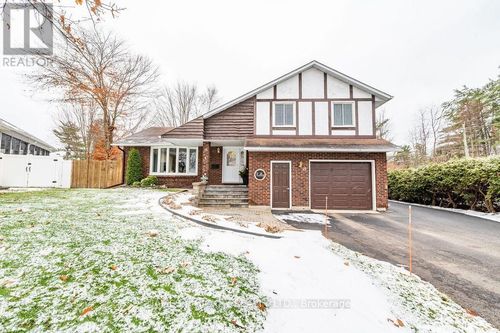 {{alt}} | Card Image