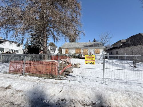 49 Reaman St, Richmond Hill, ON, L4C4P2 | Card Image