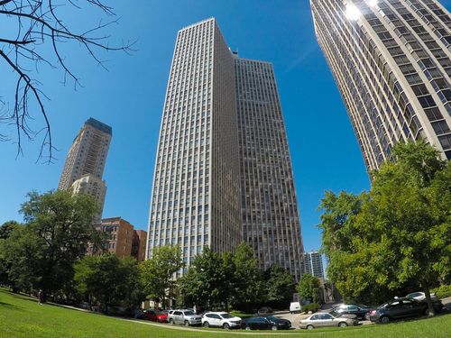 4010-2626 N Lakeview Ave, Chicago, IL, 60614-1832 | Card Image