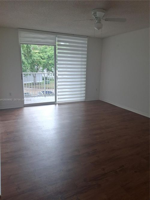 apt-203-620 Sw 111th Ave, Pembroke Pines, FL, 33025-6996 | Card Image