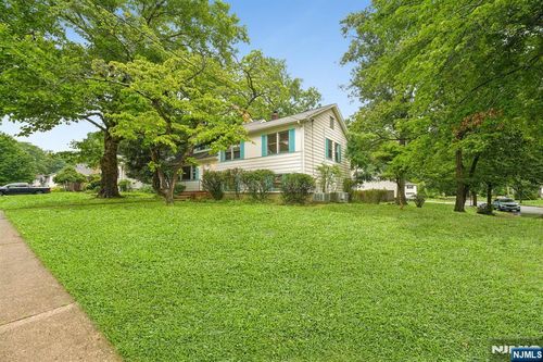 46 Lidgerwood Pkwy, Morristown, NJ, 07960-5916 | Card Image