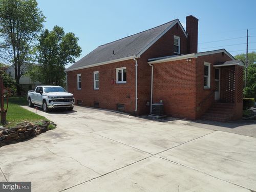 2507 Limestone Rd, WILMINGTON, DE, 19808-4107 | Card Image