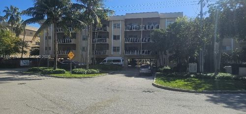 apt-431-2620 Ne 135th St, North Miami, FL, 33181-3539 | Card Image