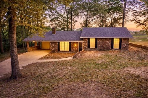 8425 Fairway Dr, Pineville, LA, 71360-2615 | Card Image