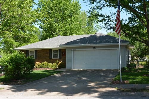 1102 Halsey Terrace, Harrisonville, MO, 64701 | Card Image