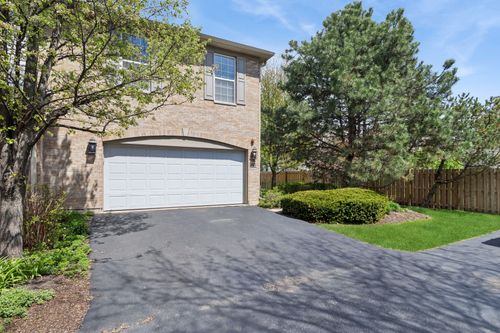 2075 Ivy Ridge Dr, Hoffman Estates, IL, 60192-4153 | Card Image