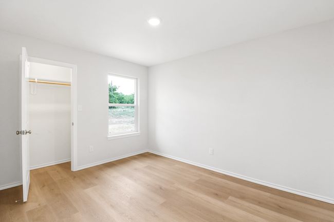 Guest Bedroom 1 | Image 16