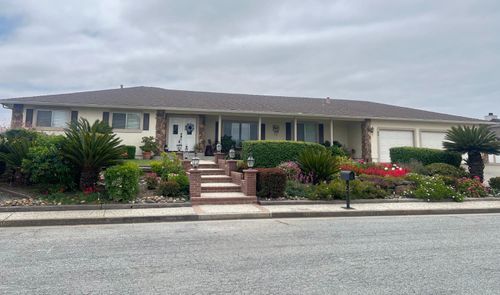60 Jonquil Ln, Hollister, CA, 95023-3109 | Card Image