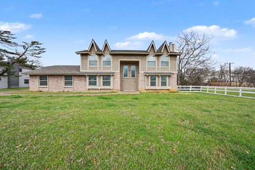 a-6925 Calender Road, Arlington, TX, 76001 | Card Image
