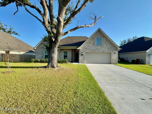 9 Alexandria Grace Dr, Long Beach, MS, 39560-4053 | Card Image