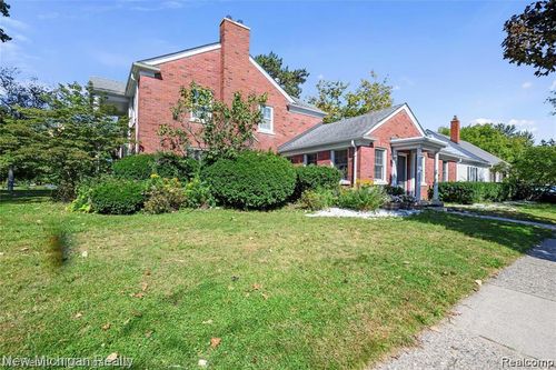 1206 Balfour St, Grosse Pointe Park, MI, 48230-1020 | Card Image