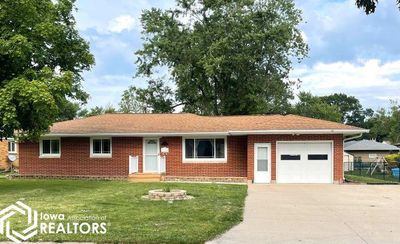 214 S Cherry Street, Home with 3 bedrooms, 2 bathrooms and 1 parking in Mount Pleasant IA | Image 1