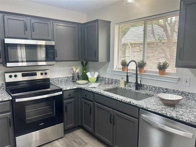 1712 Creekside Ave, House other with 4 bedrooms, 2 bathrooms and null parking in Sherman TX | Image 29