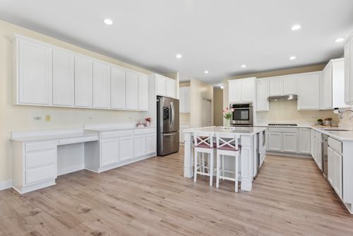 2371 Bluewater Dr, Wauconda, IL, 60084-5023 | Card Image