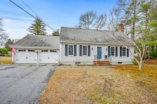 33 Head Of The Bay Rd, Buzzards Bay, MA, 02532-3006 | Card Image