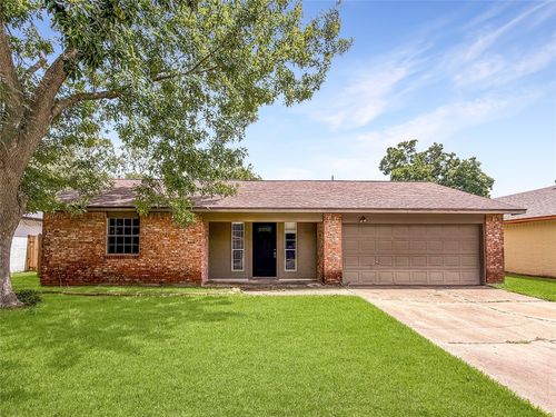 1413 Bay Ridge Blvd, Bay City, TX, 77414-8305 | Card Image