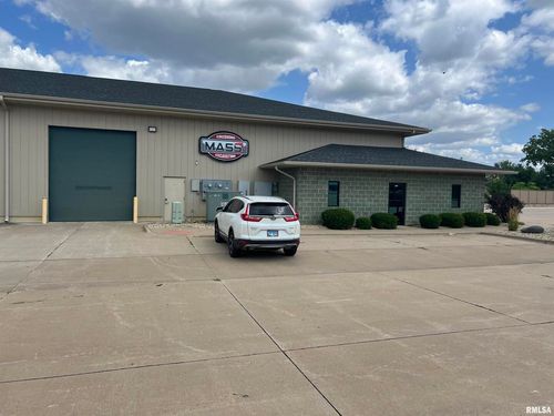 1007 12th Avenue Ct W, Milan, IL, 61264-2215 | Card Image
