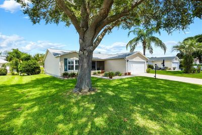 3331 Thorncrest Drive, House other with 3 bedrooms, 2 bathrooms and null parking in THE VILLAGES FL | Image 3