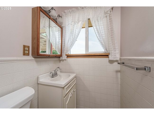 1938 Nw Sierra Ln, House other with 3 bedrooms, 2 bathrooms and 2 parking in Camas WA | Image 20