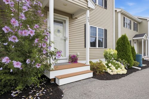 25-25 Riverside Dr, Lakeville, MA, 02347-3629 | Card Image