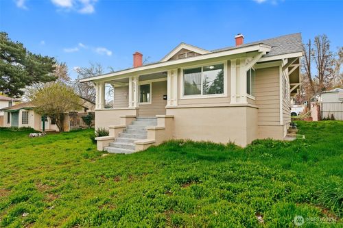 2214 Summitview Ave, Yakima, WA, 98902-2864 | Card Image