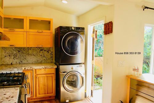 736 E Vista Way, Vista, CA, 92081 | Card Image