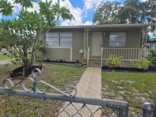 6400 Meade St, Hollywood, FL, 33024-2032 | Card Image