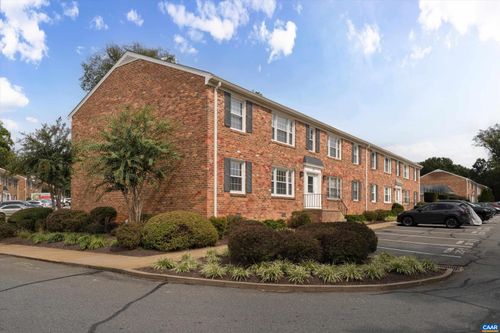 apt-2-120 Hessian Hills Rdg, CHARLOTTESVILLE, VA, 22901-2538 | Card Image