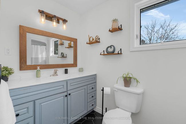 203 Camilla Cres, House other with 5 bedrooms, 2 bathrooms and 5 parking in Thornton ON | Image 25